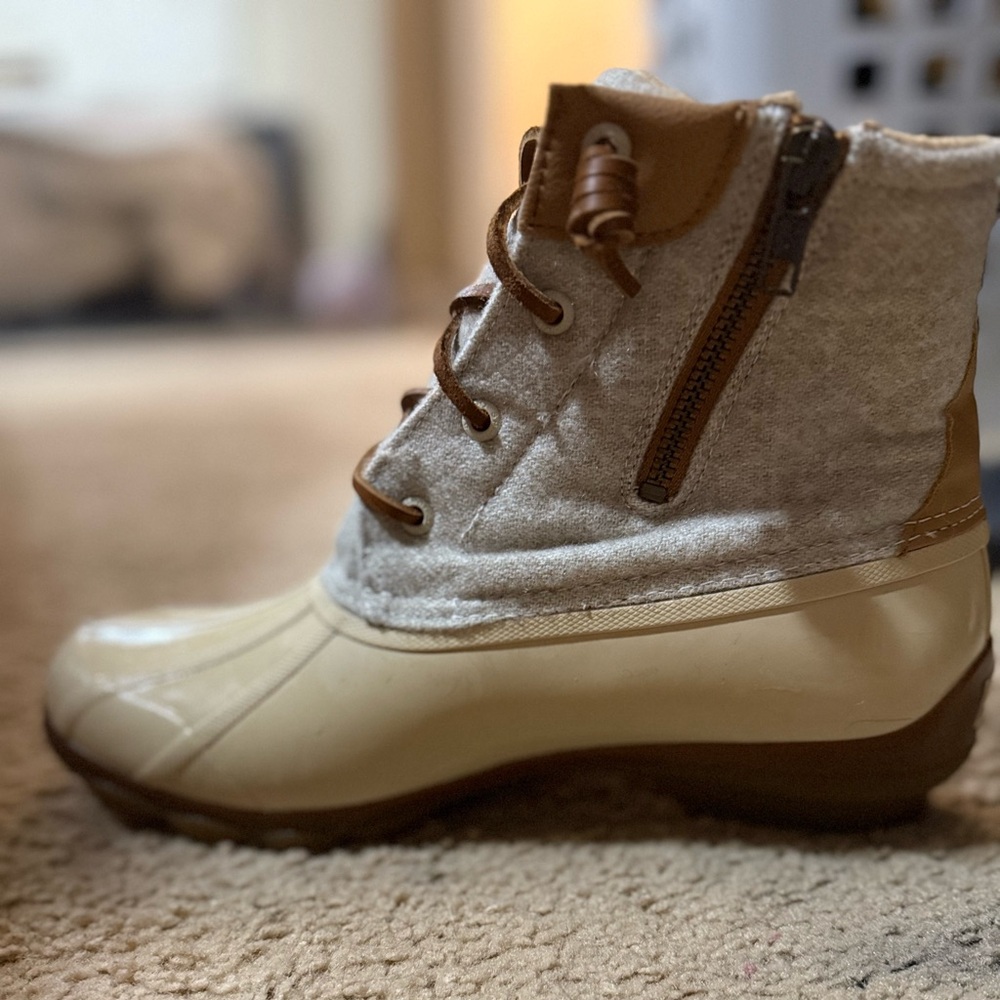 🍂Sperry Cream and Gray Lace-Up Boots🍂☔️ - Picture 7 of 9